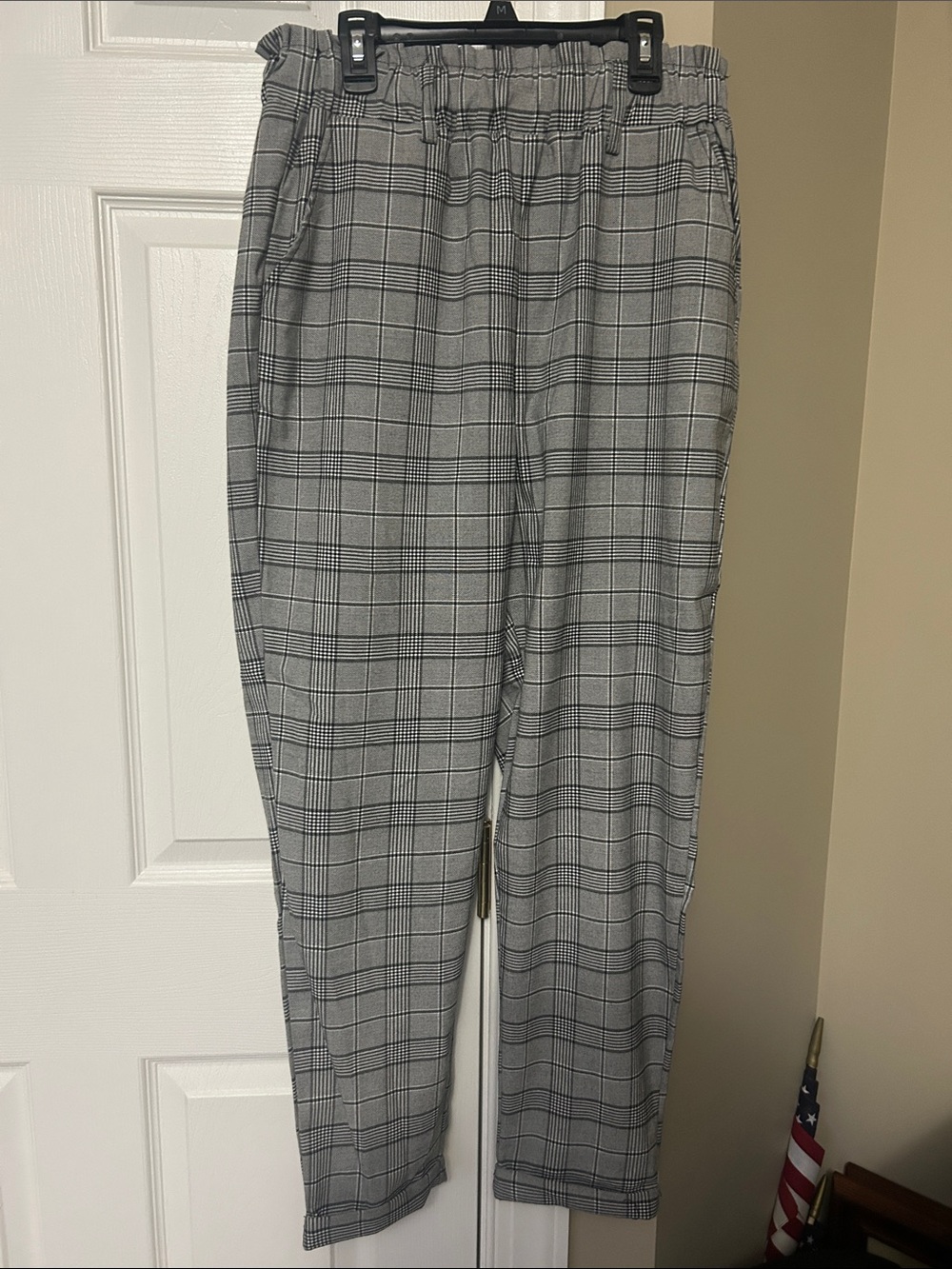 SO Black & White Plaid Elastic-Waist Trousers - Picture 3 of 3